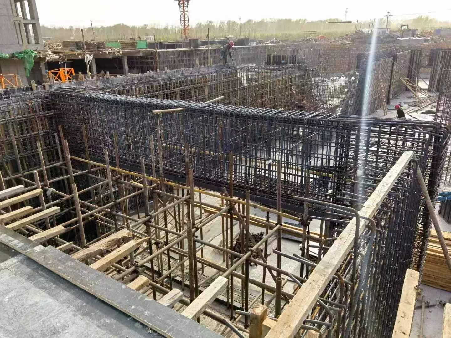 灞桥建筑基础筏板施工时混凝土有哪些常见问题?